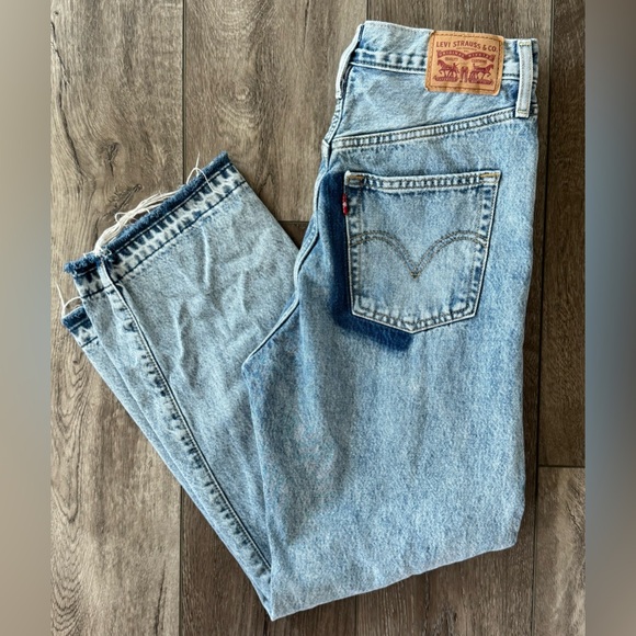 Levi’s Ribcage Straight Ankle Button Fly Distressed Jeans Women’s 28x26 Denim - Picture 6 of 16